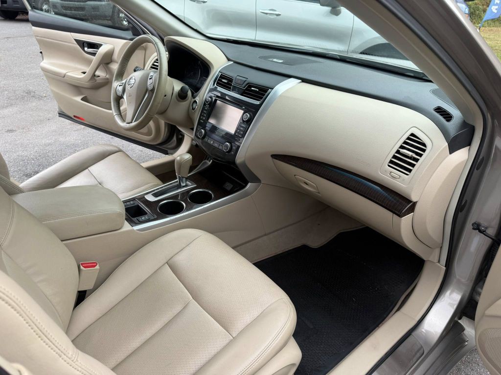 2013 Nissan Altima Image 15