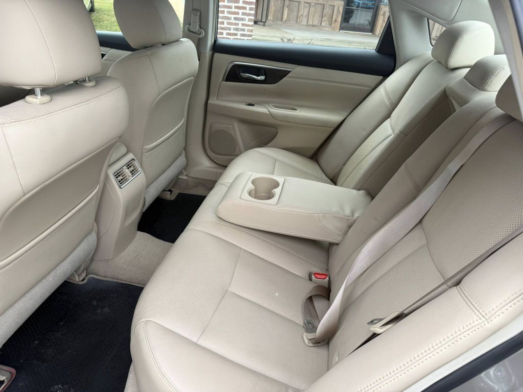 2013 Nissan Altima Image 16