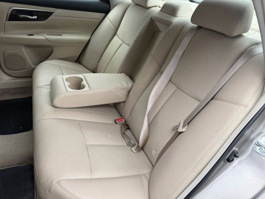 2013 Nissan Altima Image 18