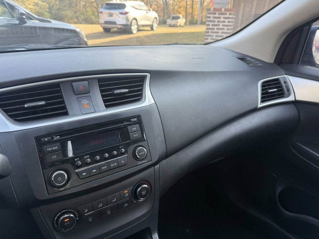 2016 Nissan Sentra Image 14