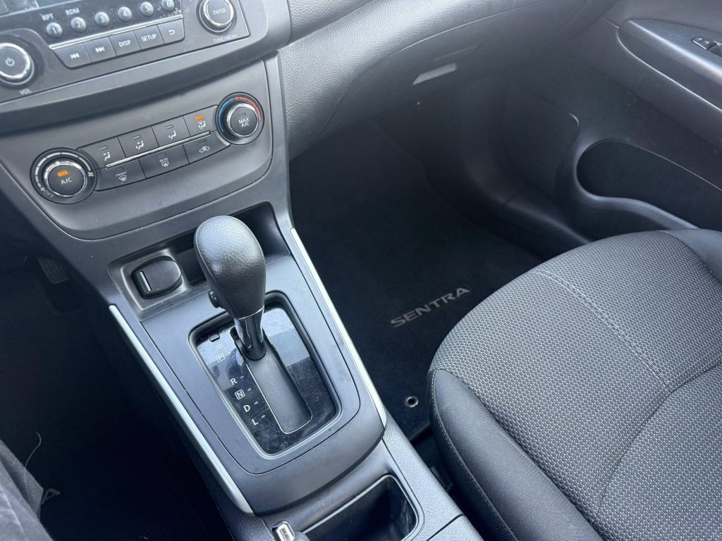 2016 Nissan Sentra Image 15
