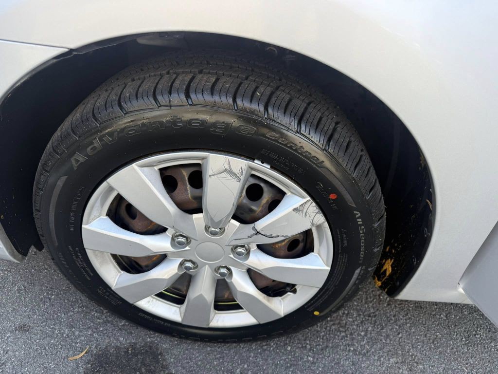 2016 Nissan Sentra Image 25