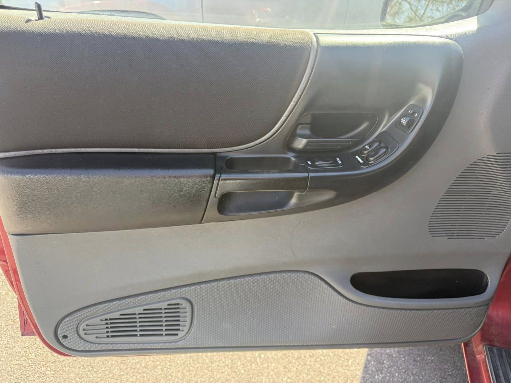 2004 Ford Ranger Image 16