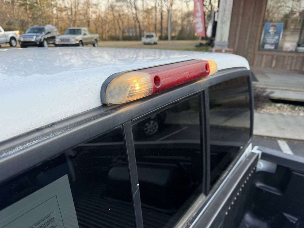 2003 Nissan Frontier Image 9