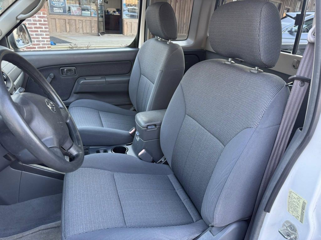 2003 Nissan Frontier Image 16