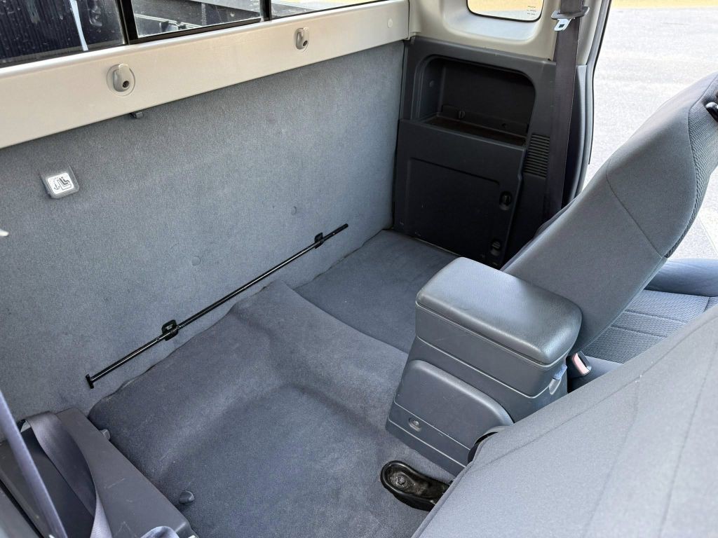 2003 Nissan Frontier Image 18