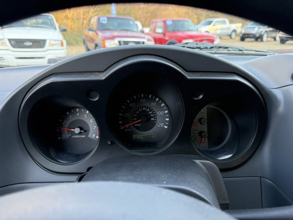 2003 Nissan Frontier Image 23