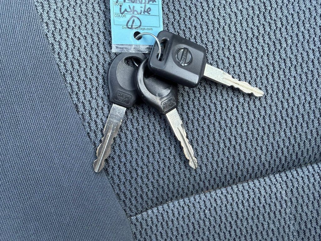 2003 Nissan Frontier Image 28