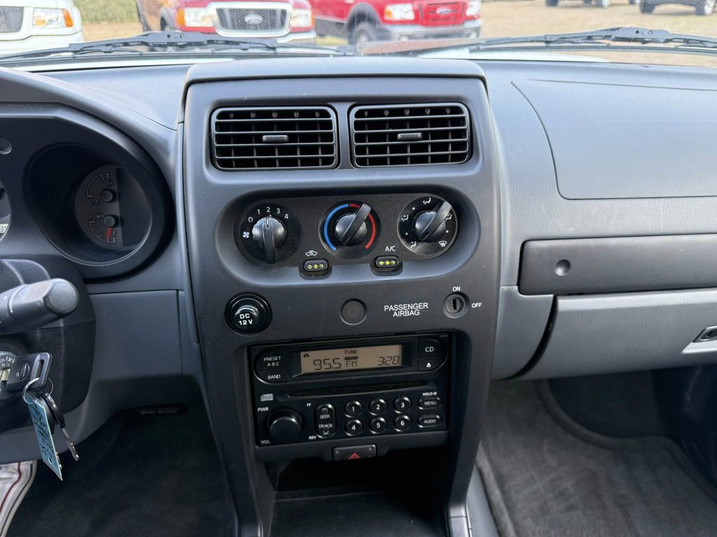 2003 Nissan Frontier Image 29