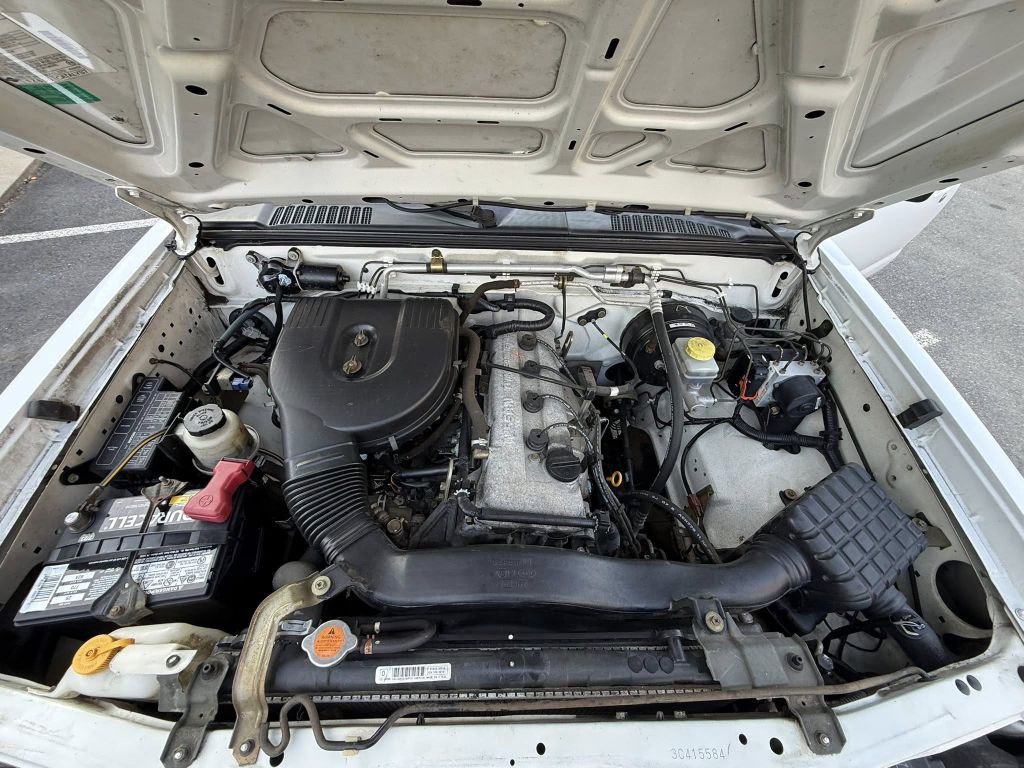2003 Nissan Frontier Image 38