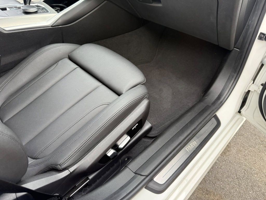 2020 BMW 3 Series Image 16