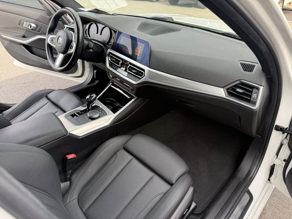 2020 BMW 3 Series Image 17