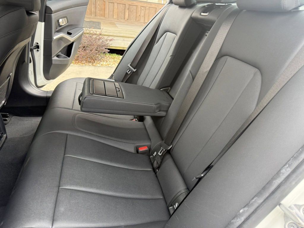 2020 BMW 3 Series Image 18