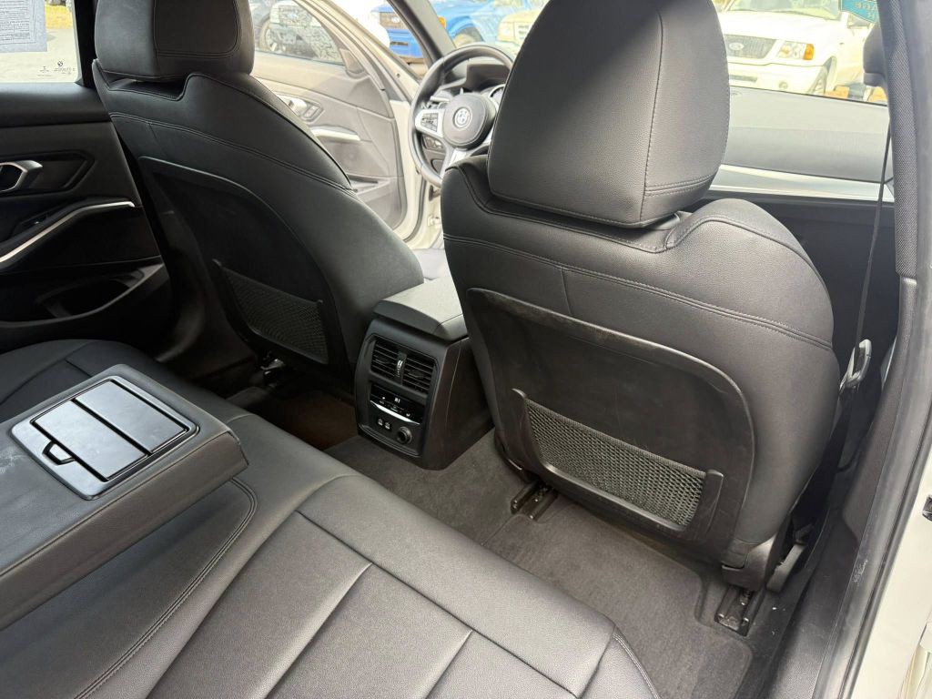 2020 BMW 3 Series Image 21