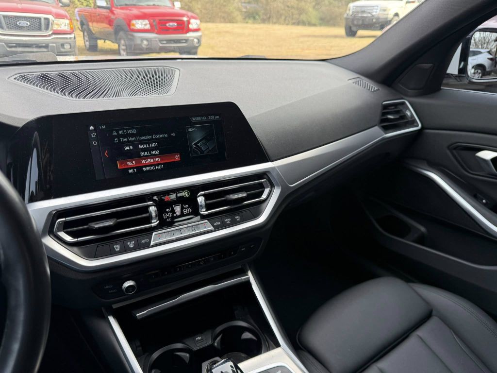2020 BMW 3 Series Image 27