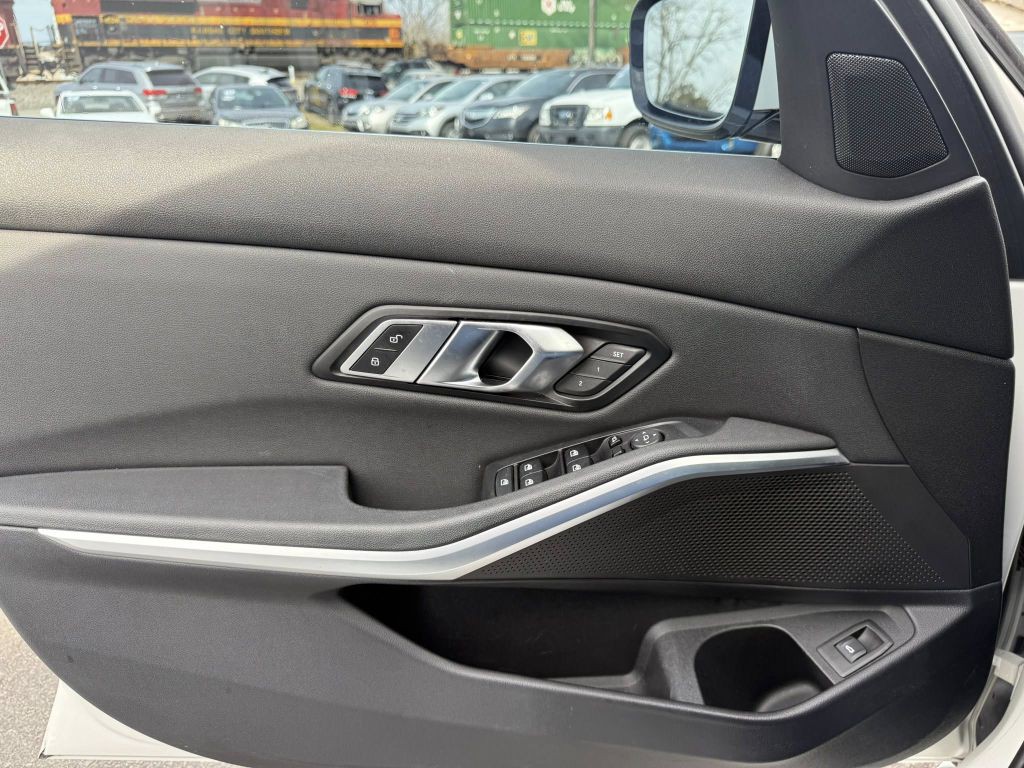 2020 BMW 3 Series Image 29