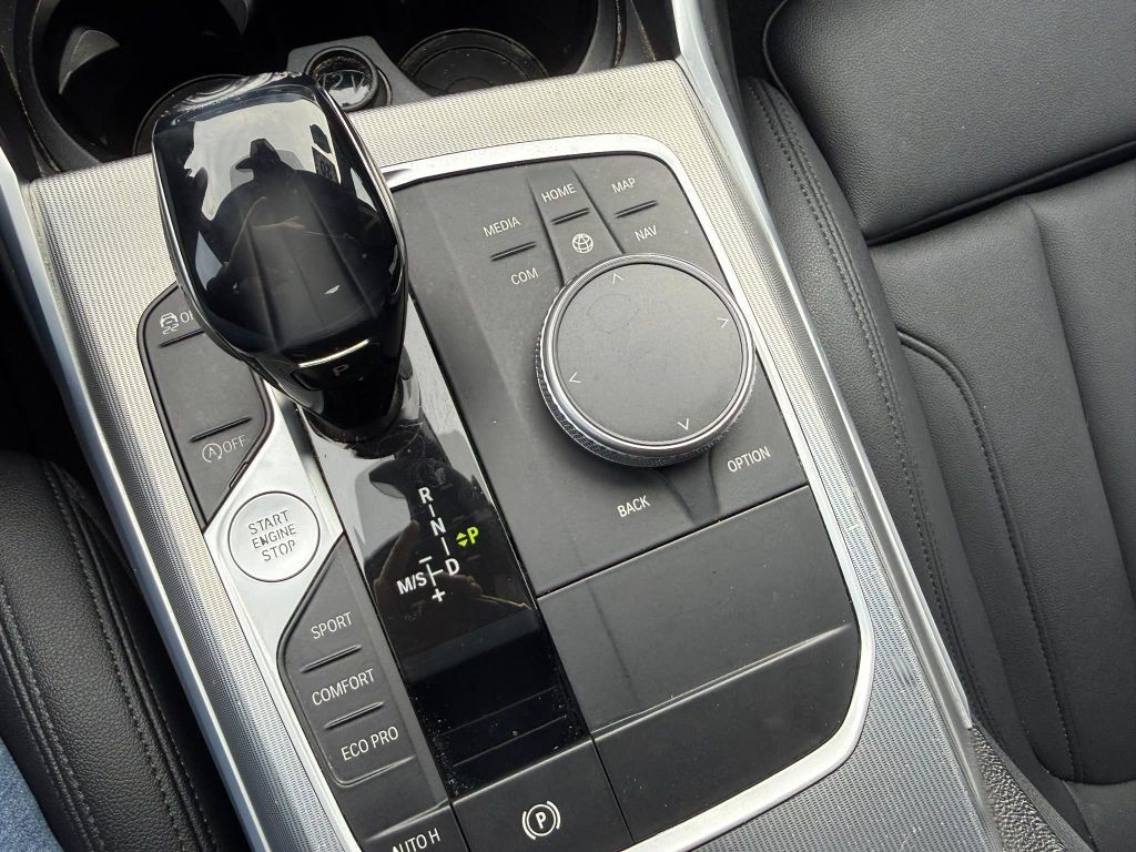 2020 BMW 3 Series Image 32