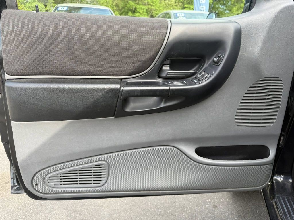 2004 Ford Ranger Image 19