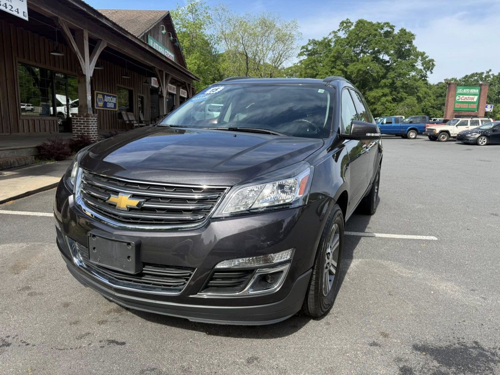 2015 Chevrolet Traverse Image 2