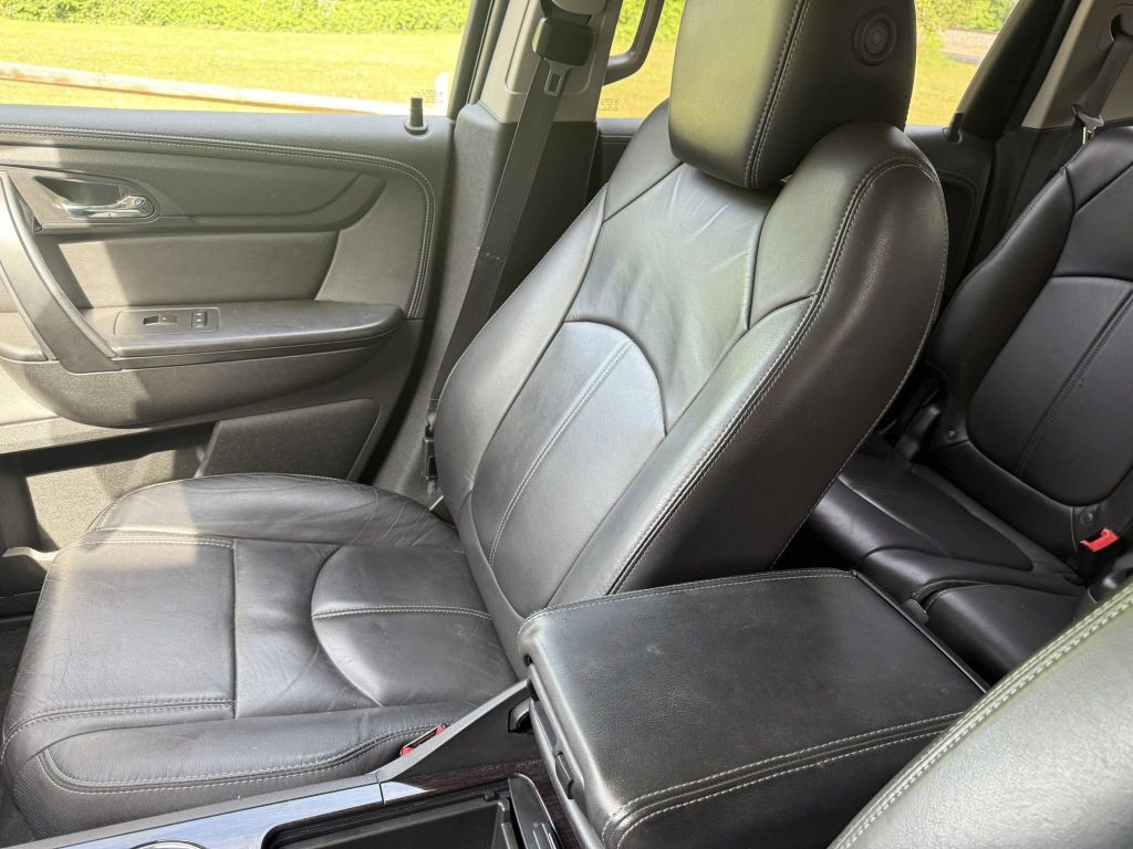 2015 Chevrolet Traverse Image 16