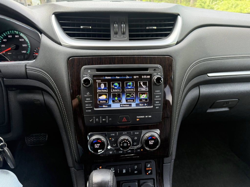 2015 Chevrolet Traverse Image 27