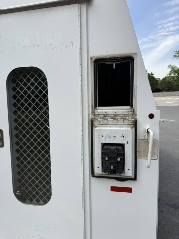 2014 Ford Econoline Image 6