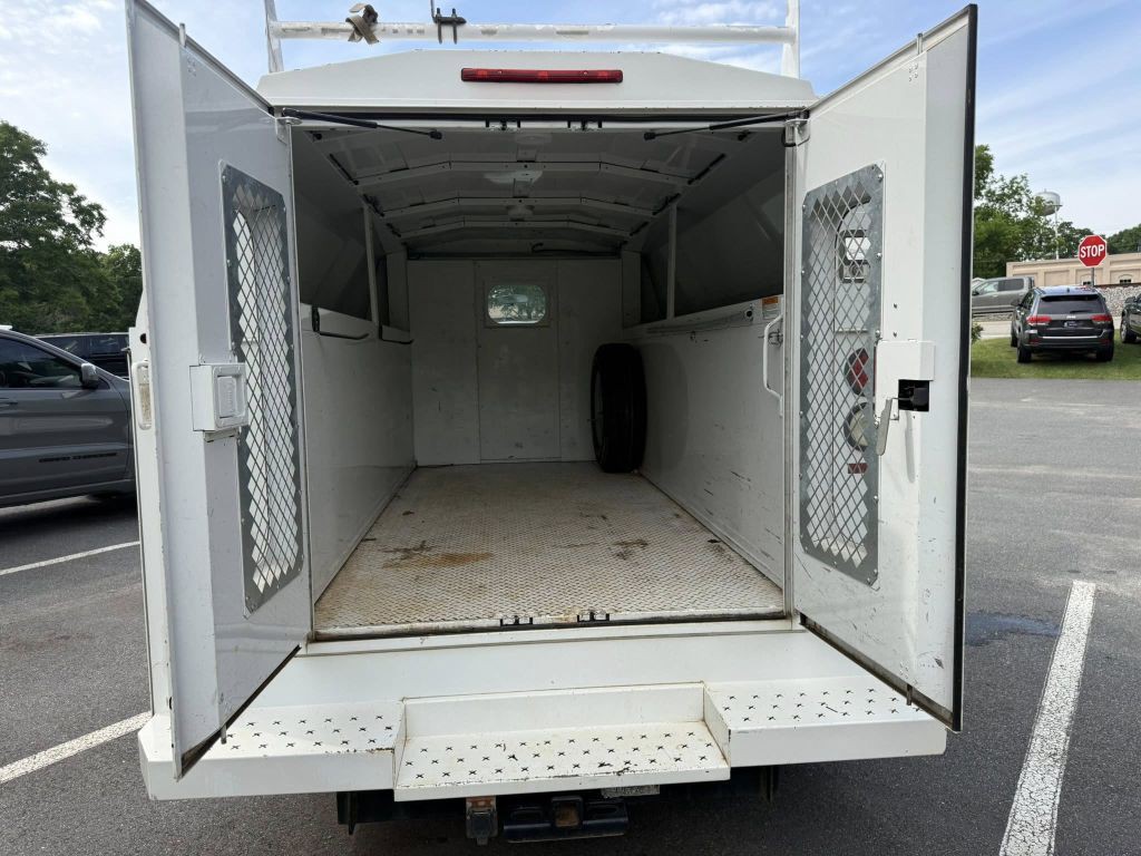 2014 Ford Econoline Image 11