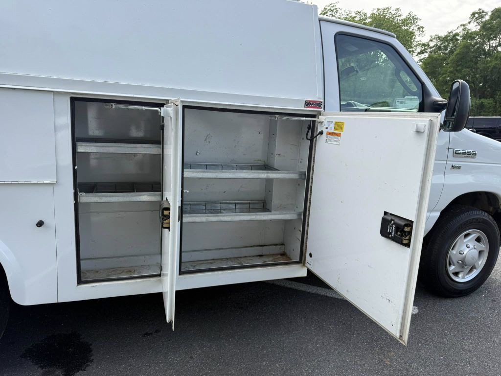 2014 Ford Econoline Image 12