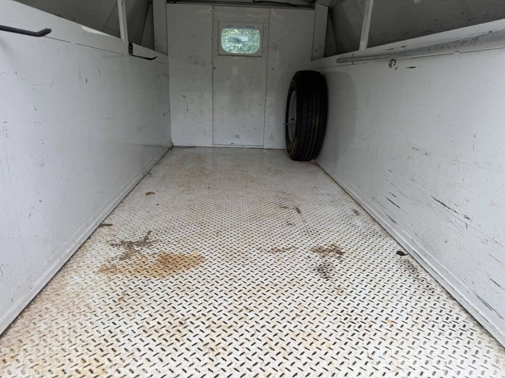 2014 Ford Econoline Image 16