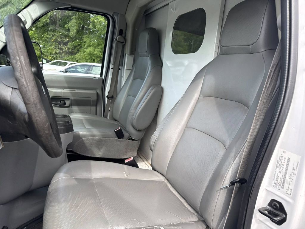 2014 Ford Econoline Image 20