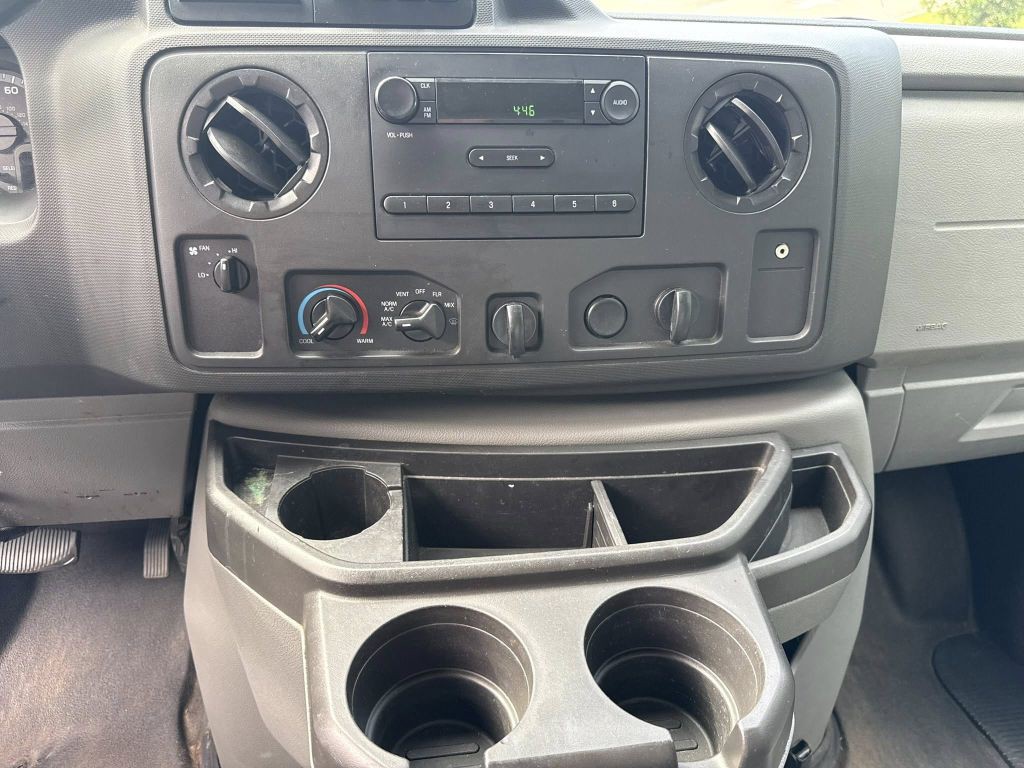 2014 Ford Econoline Image 24