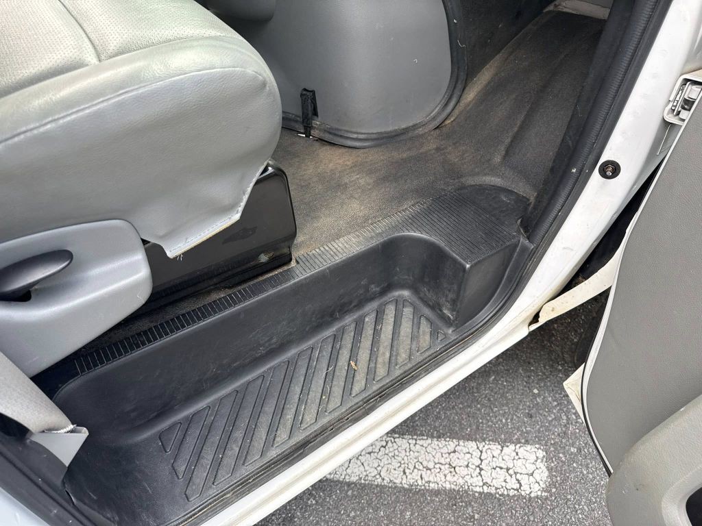 2014 Ford Econoline Image 29