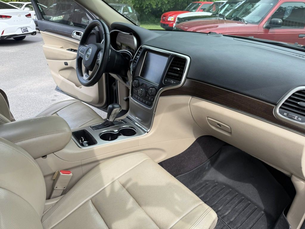 2017 Jeep Grand Cherokee Image 19