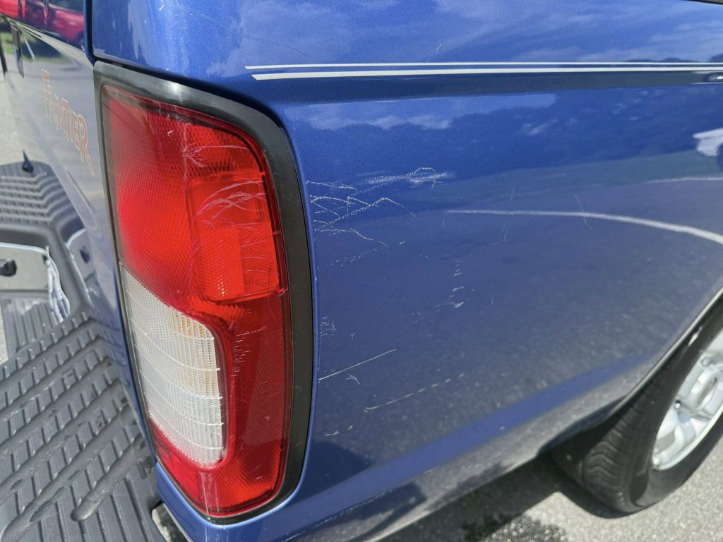1998 Nissan Frontier Image 5
