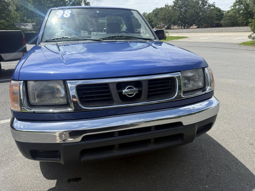 1998 Nissan Frontier Image 8