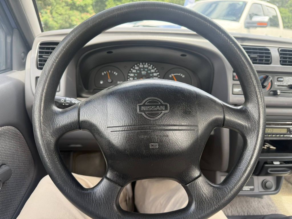 1998 Nissan Frontier Image 15