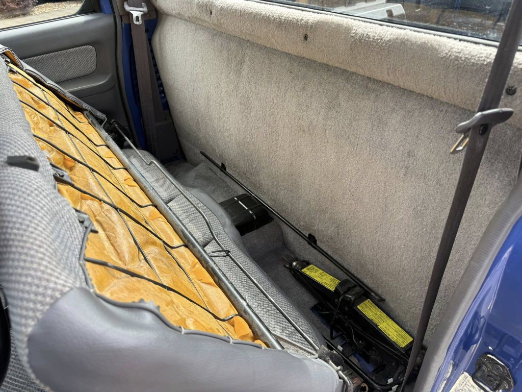 1998 Nissan Frontier Image 24