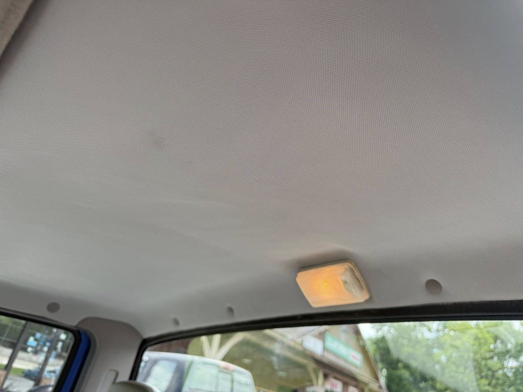 1998 Nissan Frontier Image 25