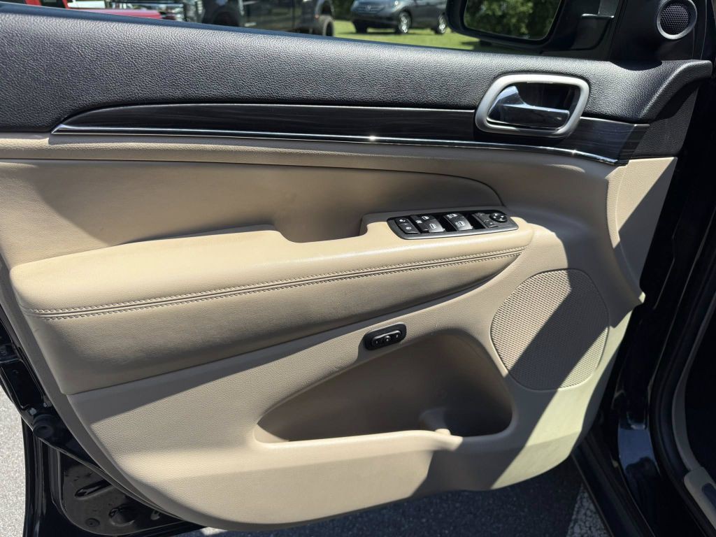 2019 Jeep Grand Cherokee Image 32
