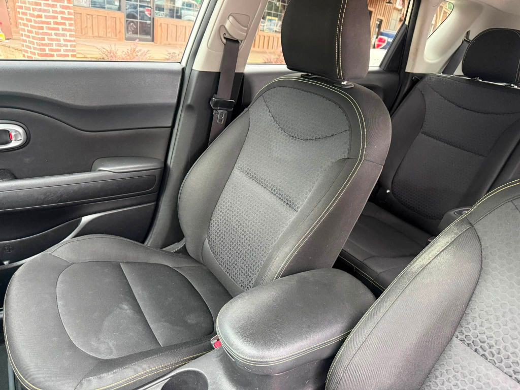 2014 Kia Soul Image 16