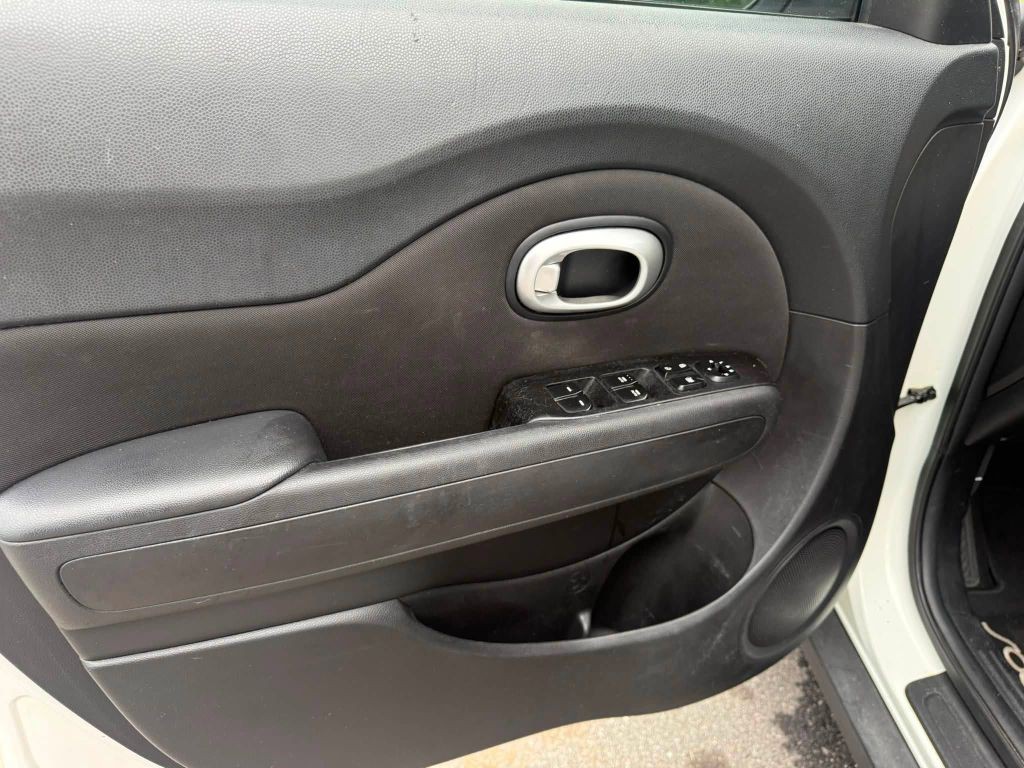 2014 Kia Soul Image 21