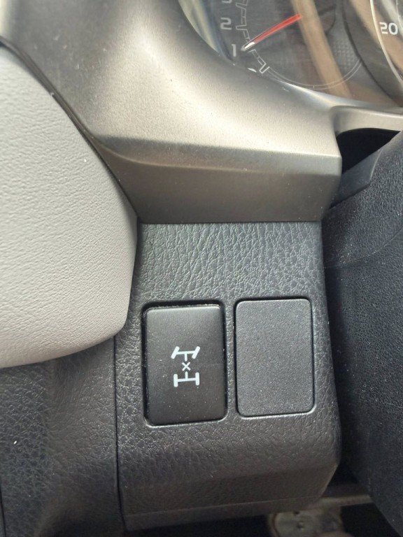 2013 Toyota Rav4 Image 19