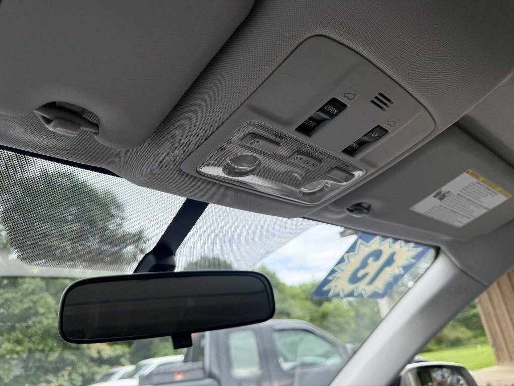 2013 Toyota Rav4 Image 21