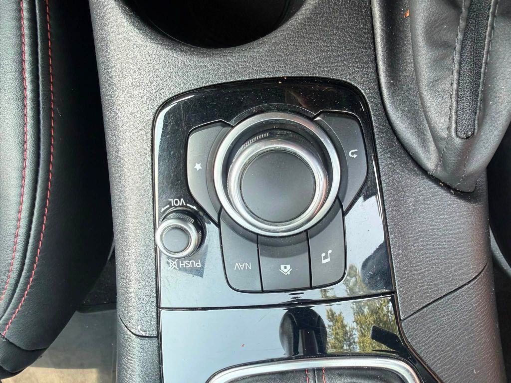 2015 Mazda Mazda3 Image 29