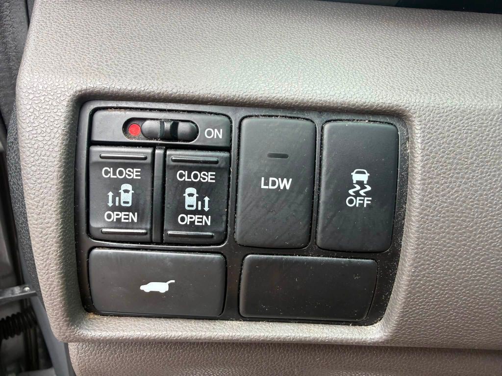 2016 Honda Odyssey Image 16