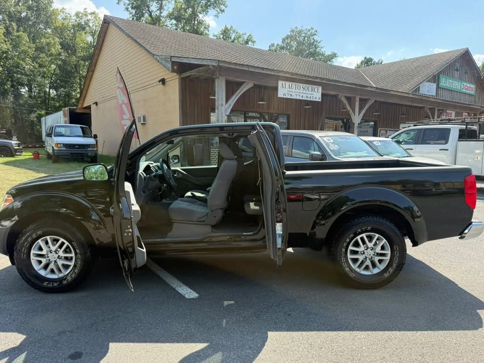2010 Nissan Frontier Image 12
