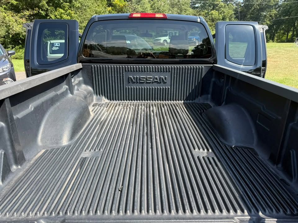 2010 Nissan Frontier Image 14