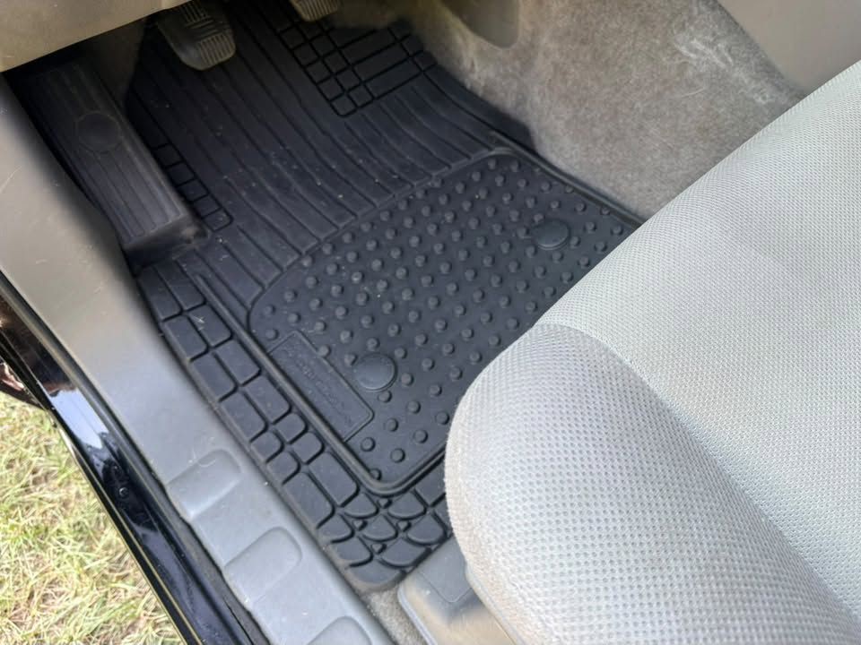 2010 Nissan Frontier Image 25