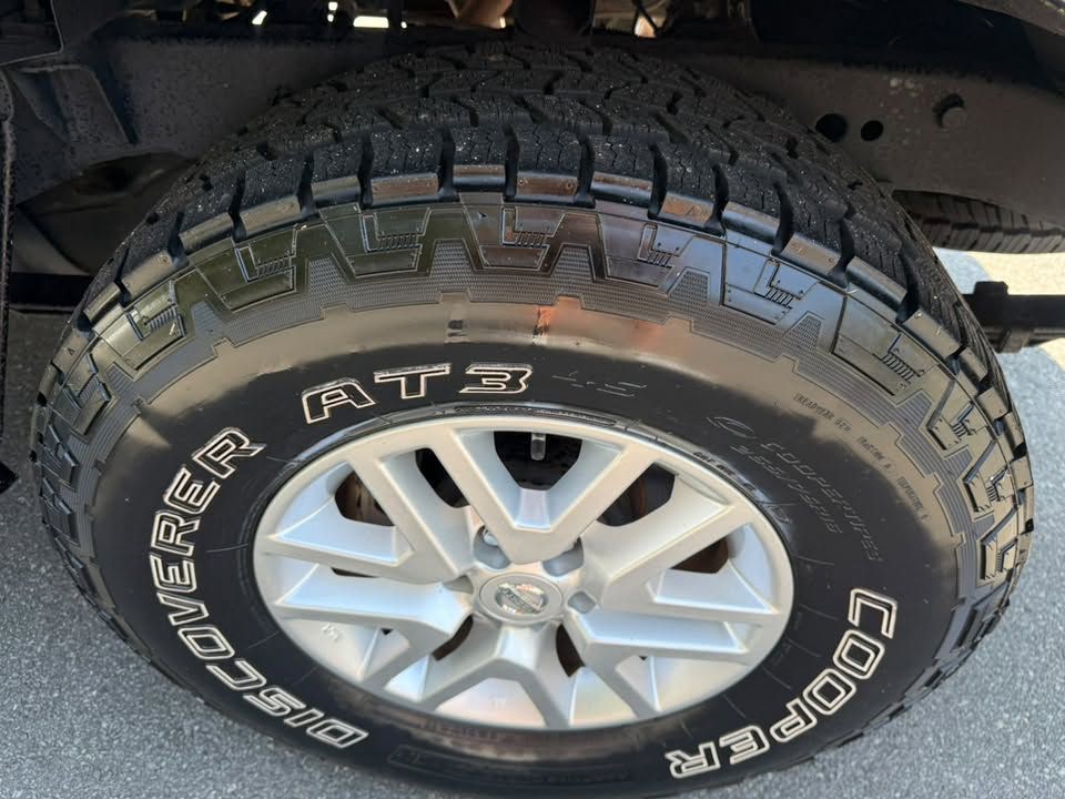 2010 Nissan Frontier Image 34