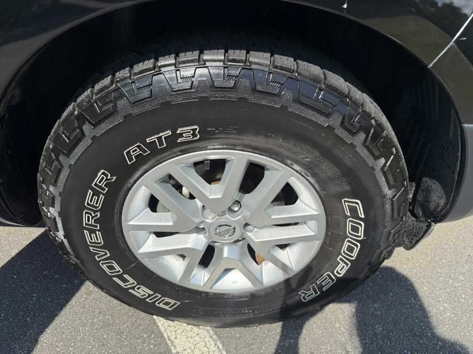 2010 Nissan Frontier Image 36